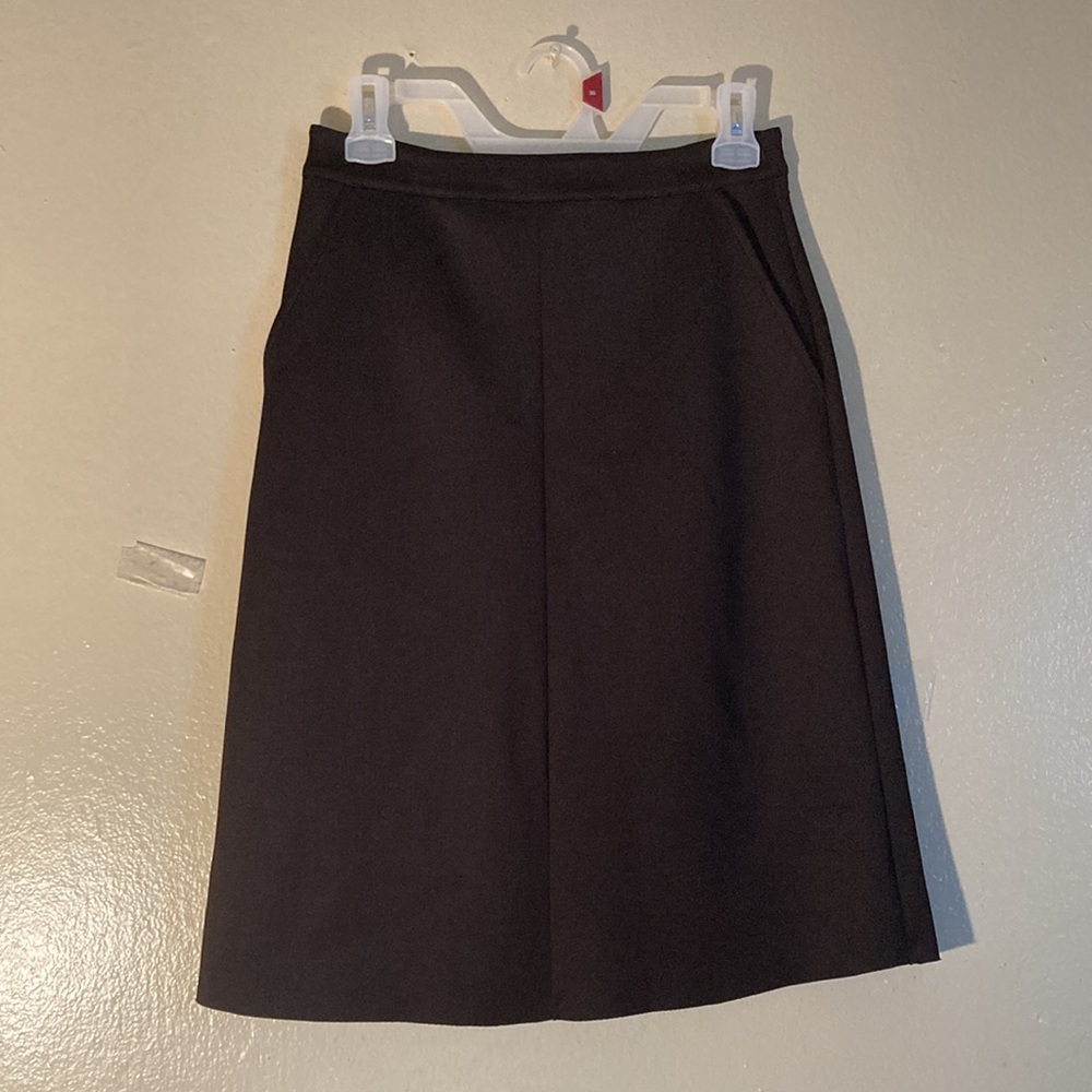 Forever 21 Business Two Pocket Knee High A-Line Skirt Size Small Black